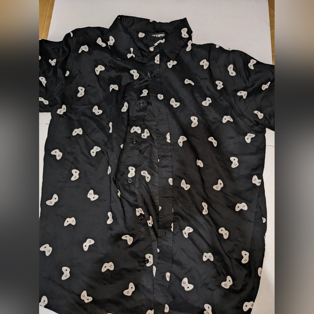 Gamer Button Up